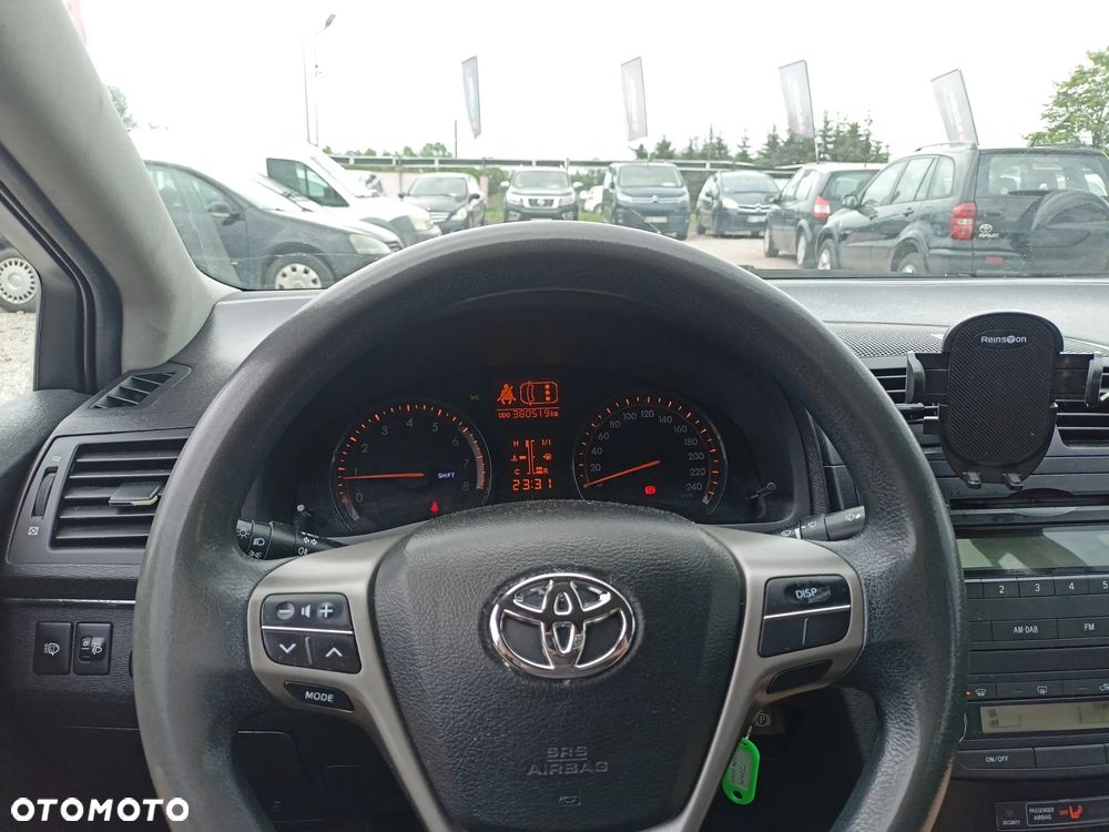 Toyota Avensis - 9