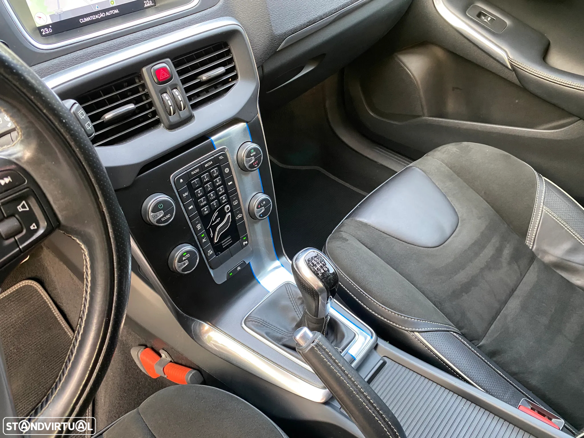 Volvo V40 - 41
