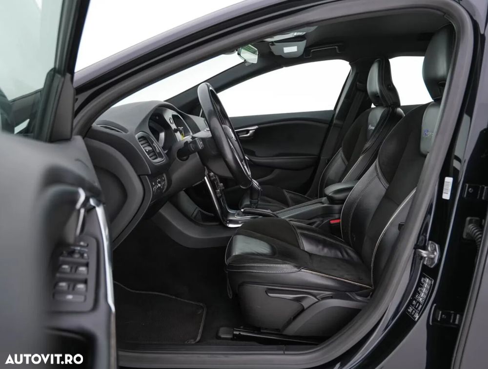 Volvo V40 D2 R Design - 9