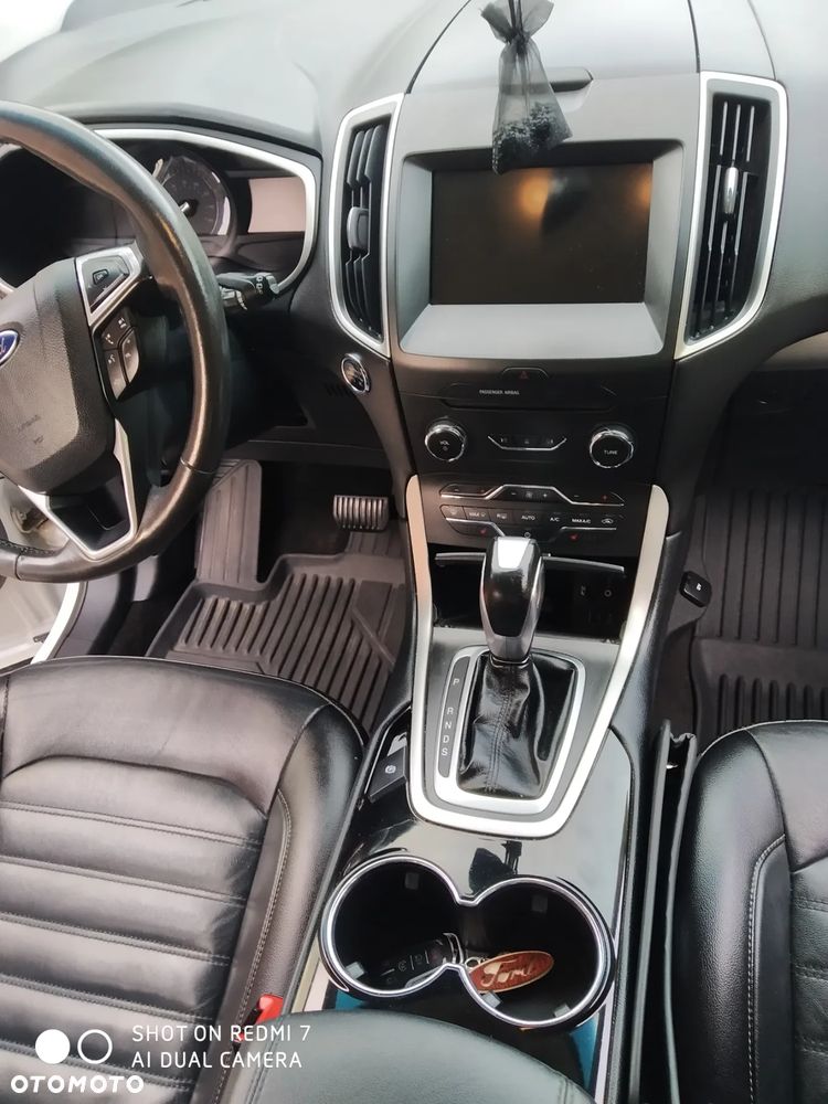 Ford Edge - 10