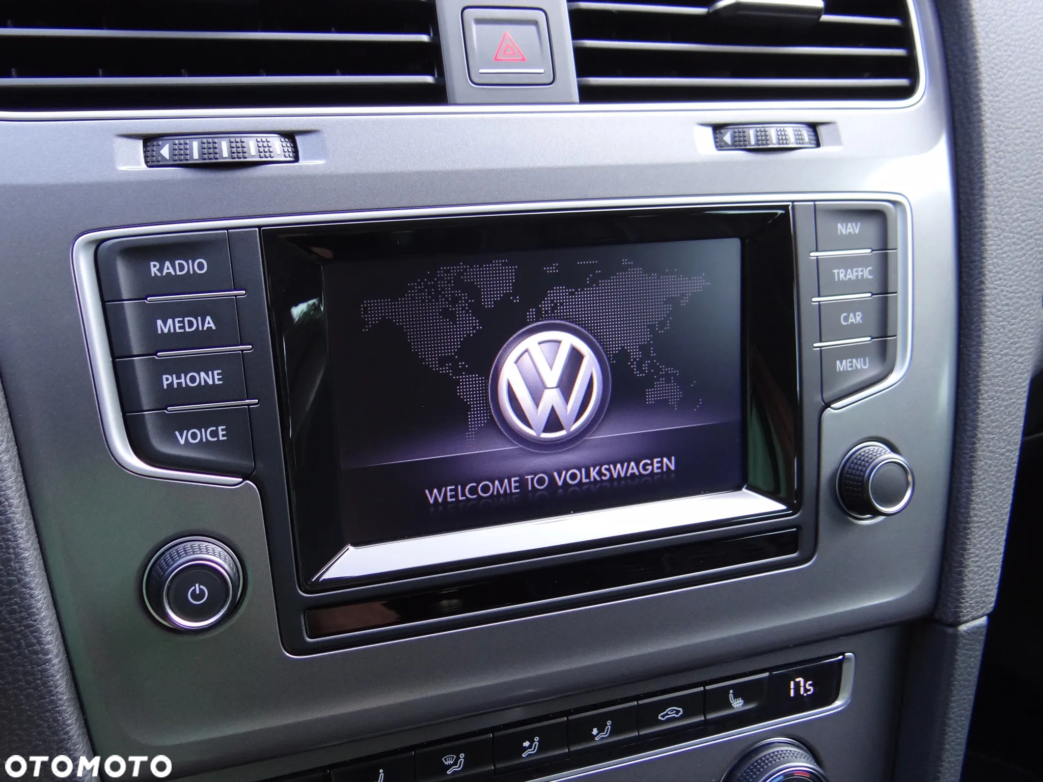 Volkswagen Golf 1.6 TDI BlueMotion Technology Lounge - 17