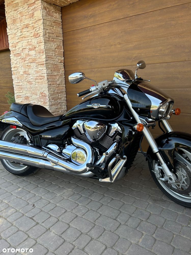 Suzuki Intruder - 4