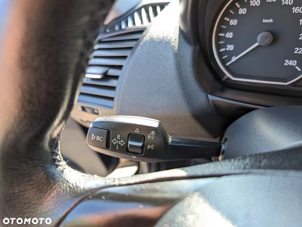 BMW Seria 1 120i - 24