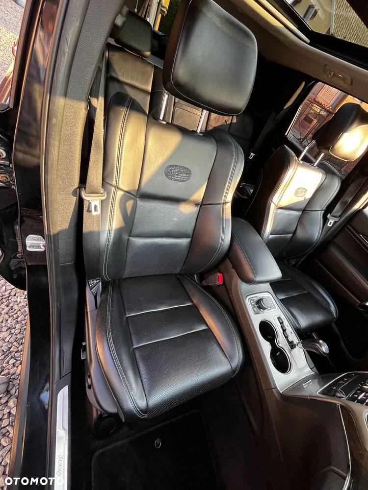 Jeep Grand Cherokee - 30