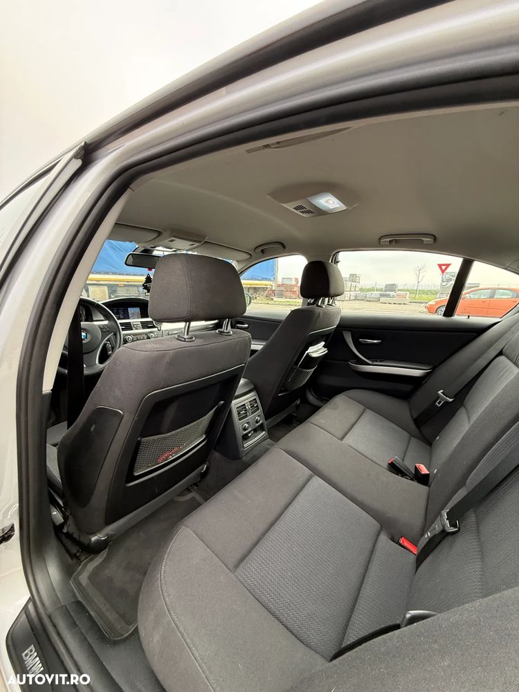 BMW Seria 3 318i Aut. - 17