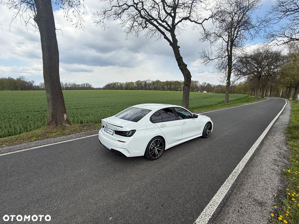 BMW Seria 3 330i xDrive M Sport - 4