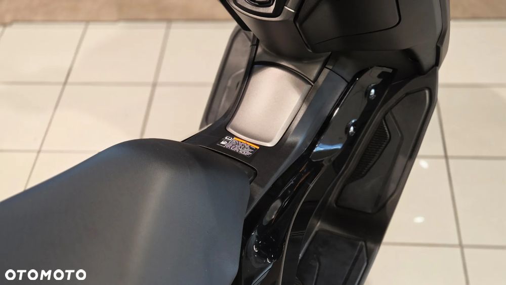 Yamaha NMAX - 5