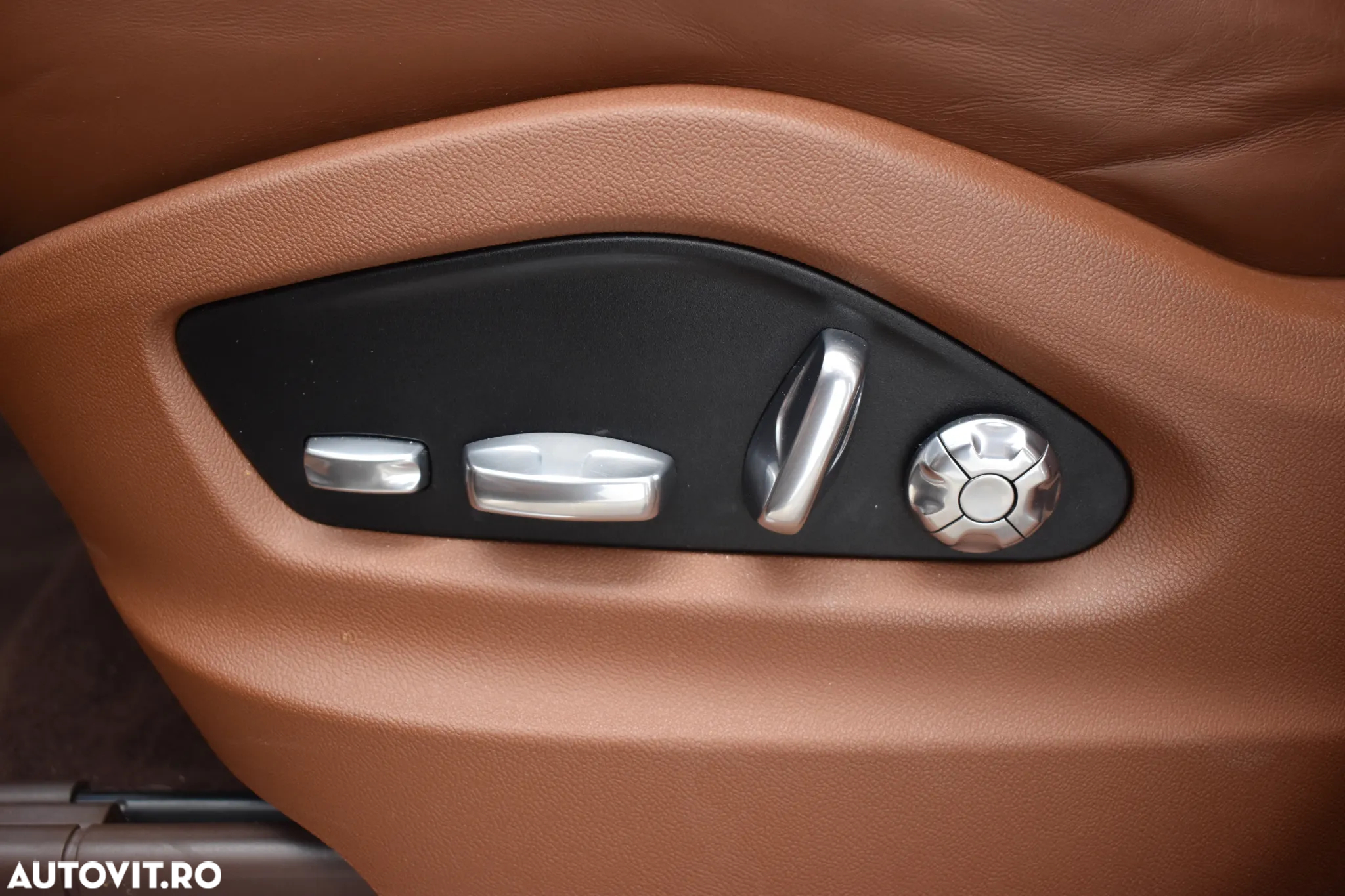 Porsche Cayenne - 25