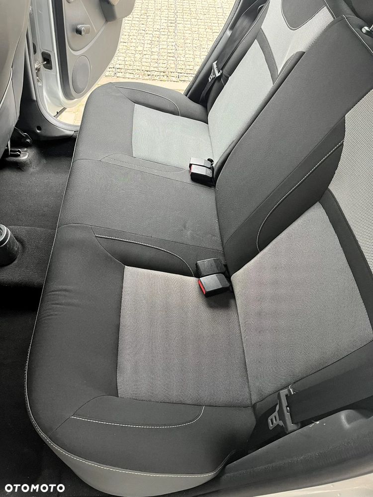 Dacia Duster 1.6 SCe Laureate S&S - 7