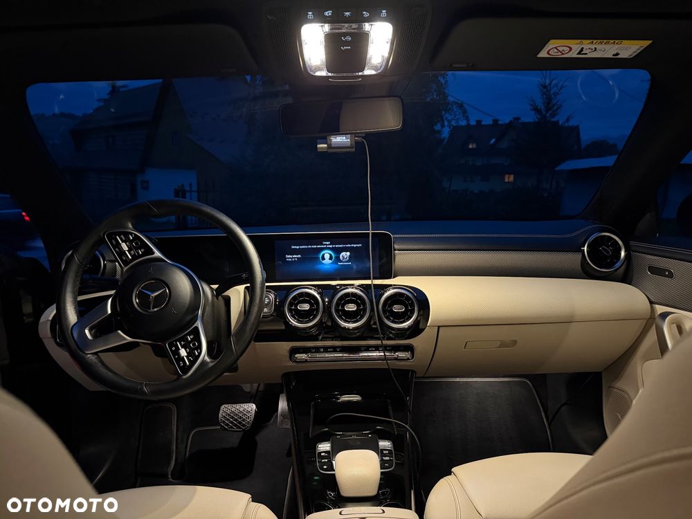 Mercedes-Benz CLA 180 7G-DCT - 13