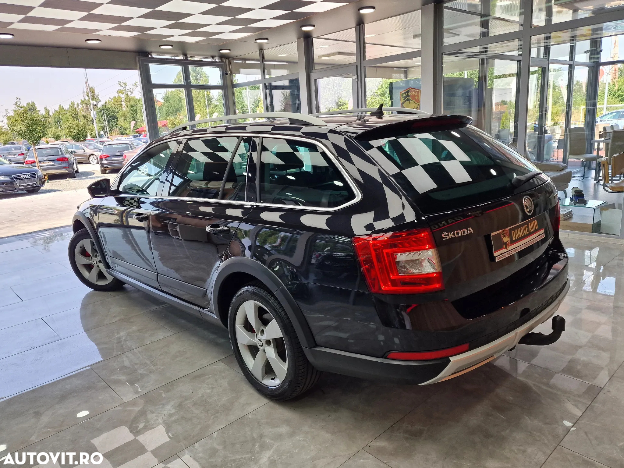 Skoda Octavia 2.0 TDI 4x4 Scout - 10