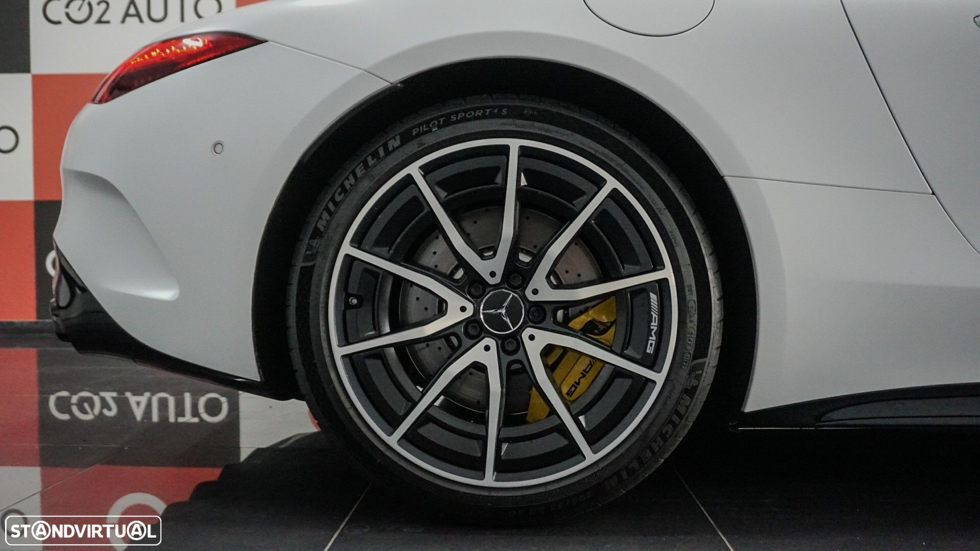 Mercedes-Benz SL 63 AMG - 40