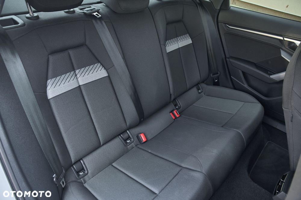 Audi A3 Limousine 35 TFSI mHEV S Line S tronic - 29