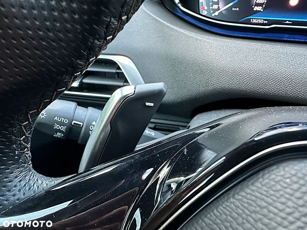 Peugeot 5008 1.5 BlueHDi GT S&S EAT8 - 24