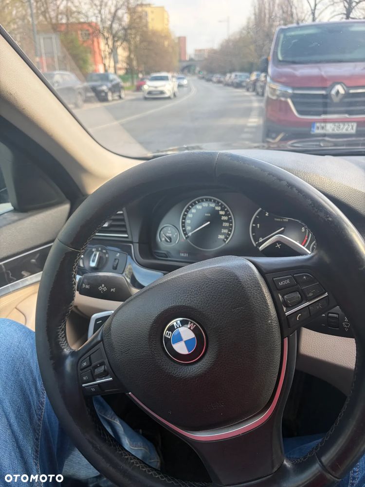 BMW Seria 5 525d xDrive - 15