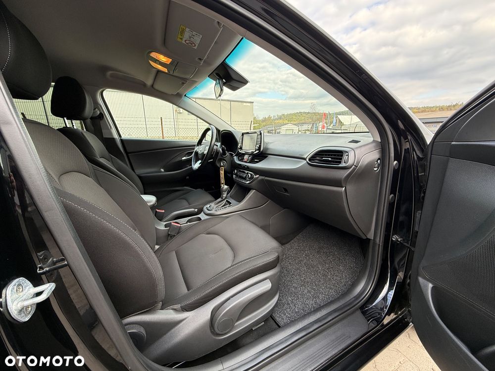 Hyundai i30 1.6 D Comfort DCT - 21