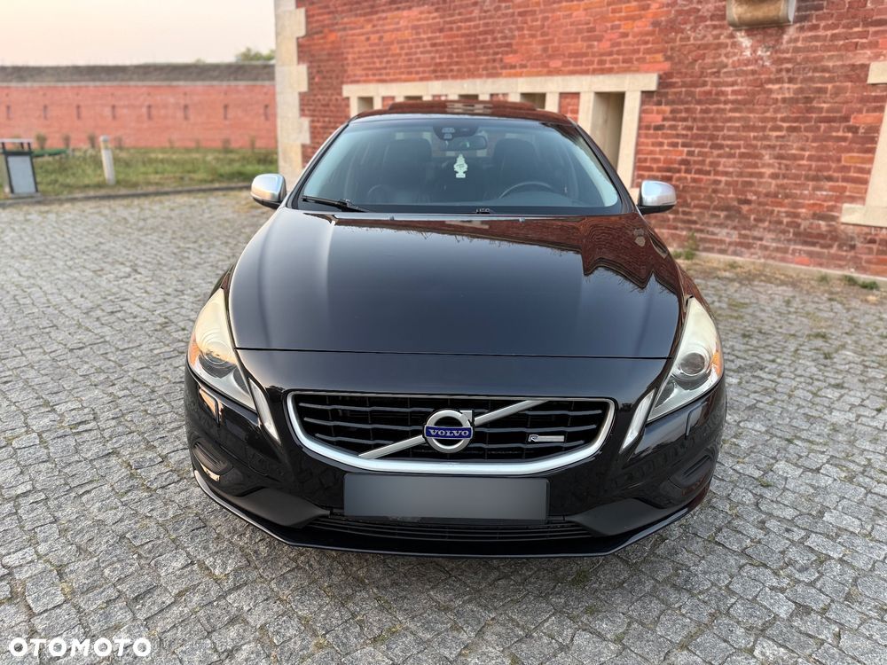 Volvo S60 T6 AWD R-Design - 3