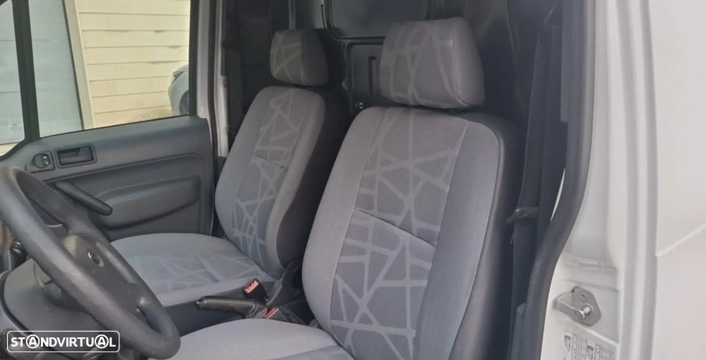Ford CONNECT 1.8 TDCI - 13