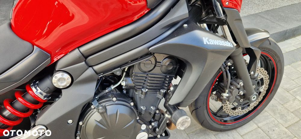 Kawasaki ER - 8