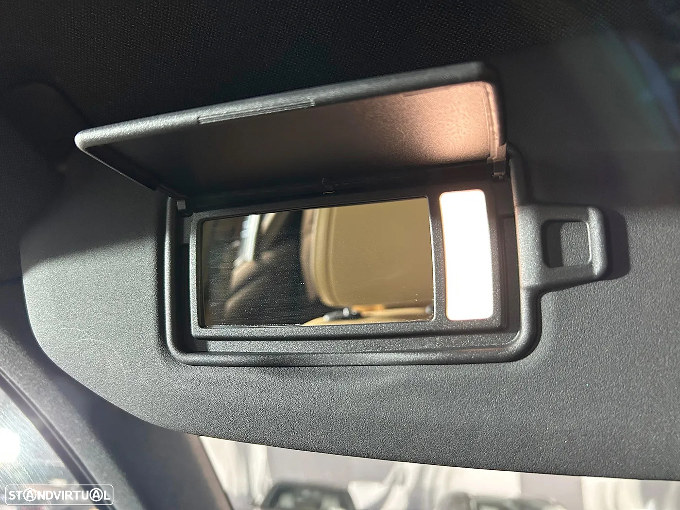 Volvo XC 40 2.0 D3 Momentum Plus Geartronic - 44