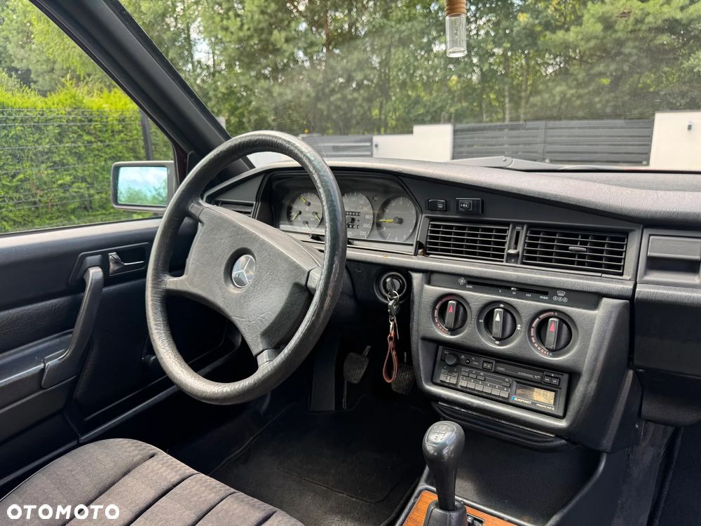 Mercedes-Benz W201 (190) - 26