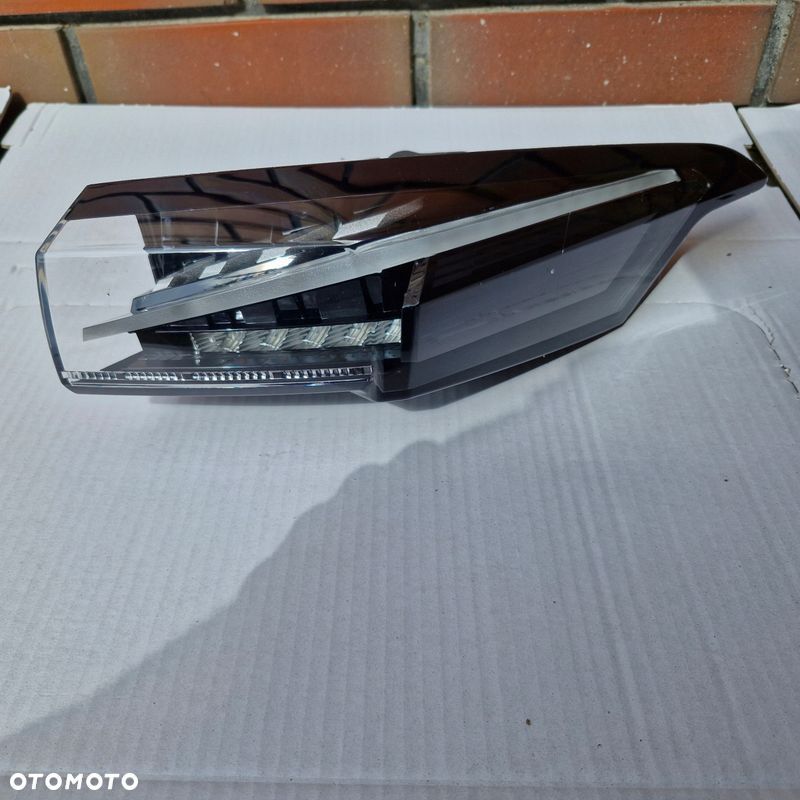 Lampa Tylna Tył Prawa 9835299380 Peugeot 308 III 408 Oryginał