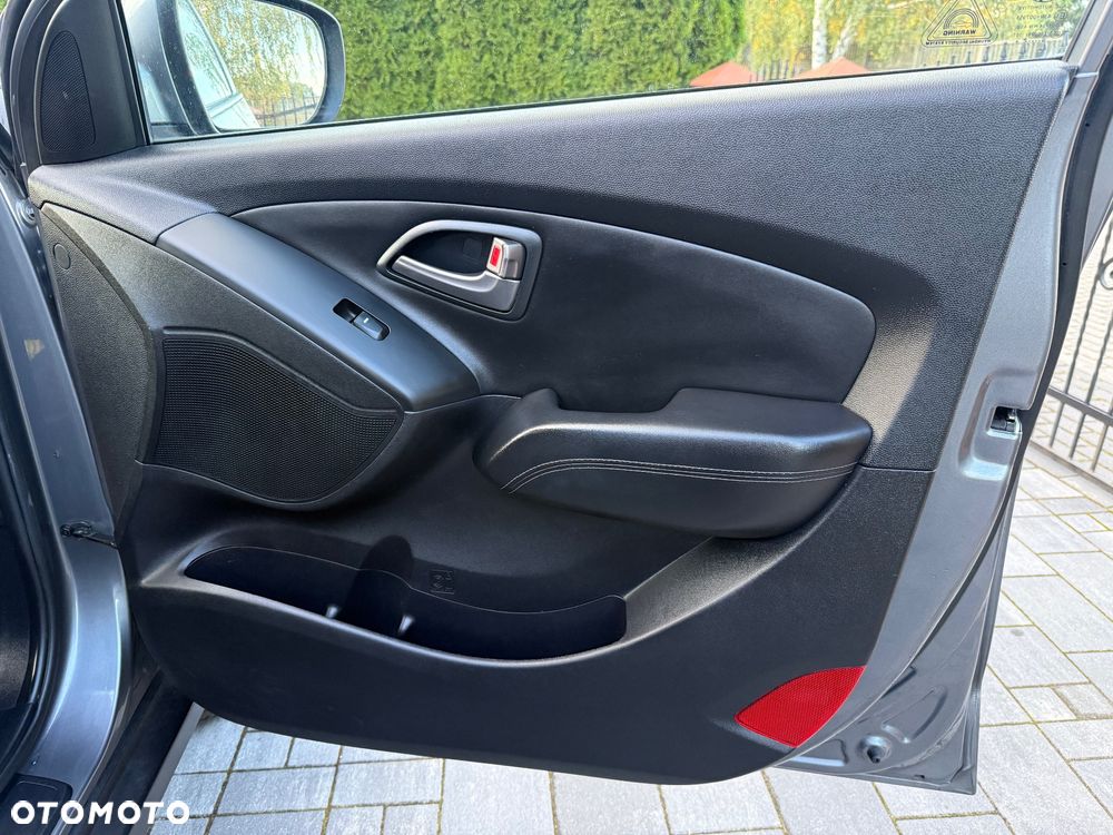 Hyundai ix35 1.7 CRDi 2WD Fifa World Cup Edition - 31