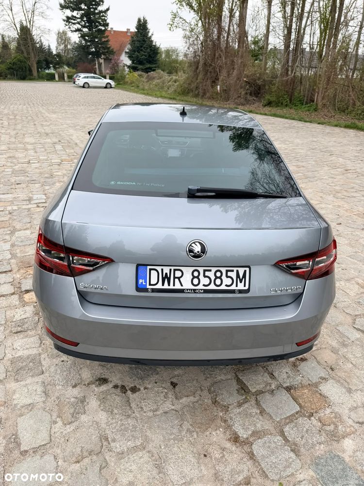 Skoda Superb 1.8 TSI L&K DSG - 6