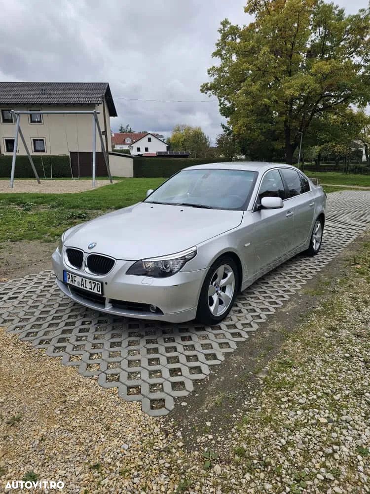 BMW Seria 5 525d Touring - 9