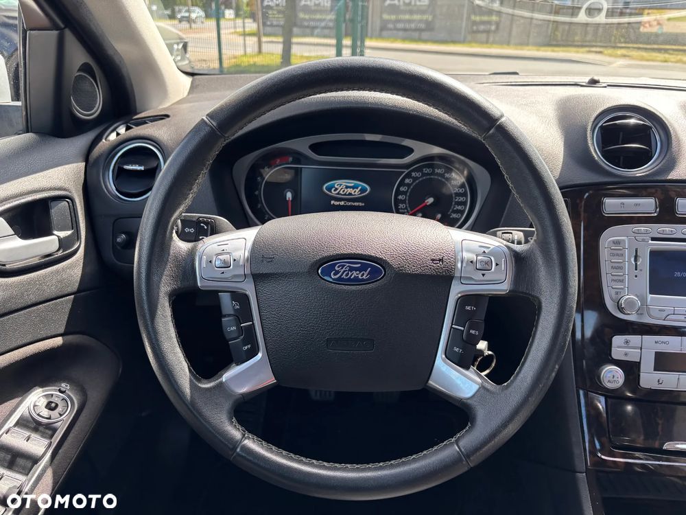 Ford Mondeo 2.0 Ghia - 17