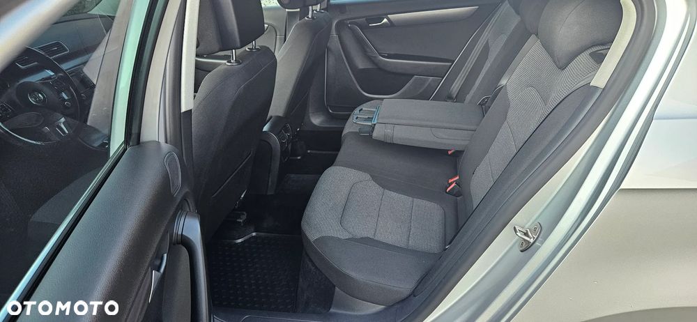 Volkswagen Passat 2.0 TDI Comfortline - 18