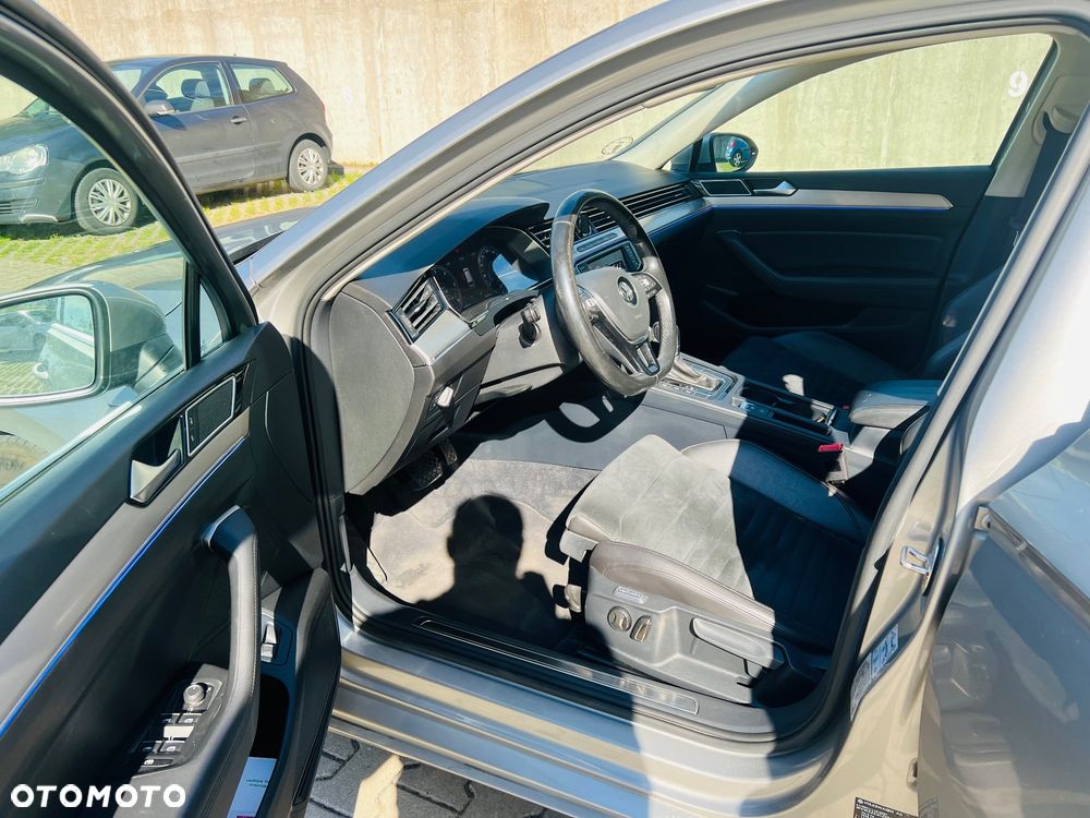 Volkswagen Passat 2.0 TDI SCR 4Motion DDG Highline - 9