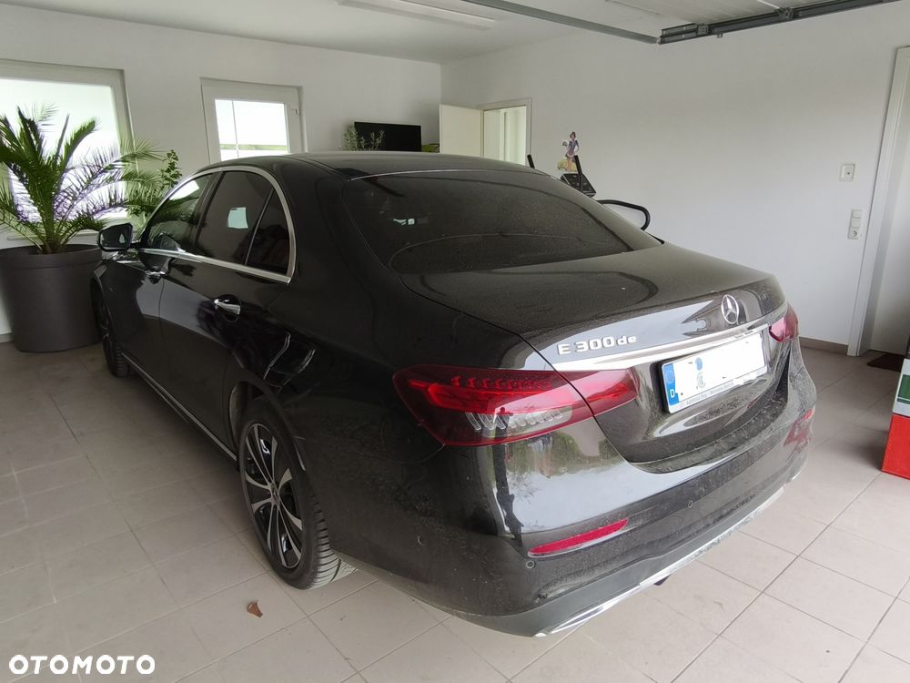 Mercedes-Benz Klasa E 300 de AMG - 3