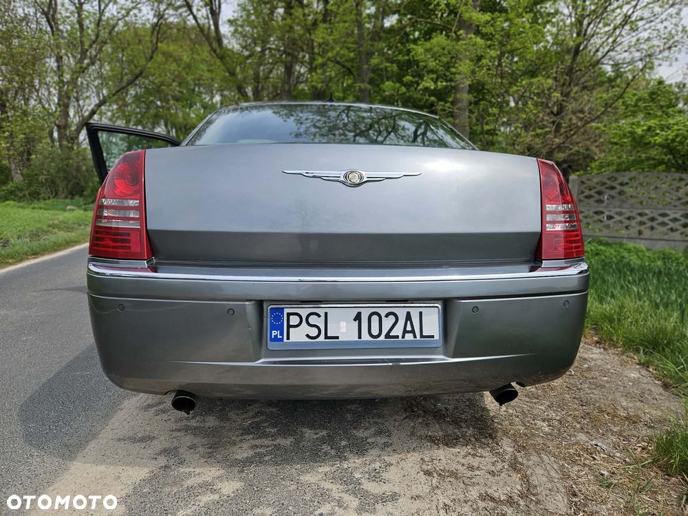 Chrysler 300C - 32