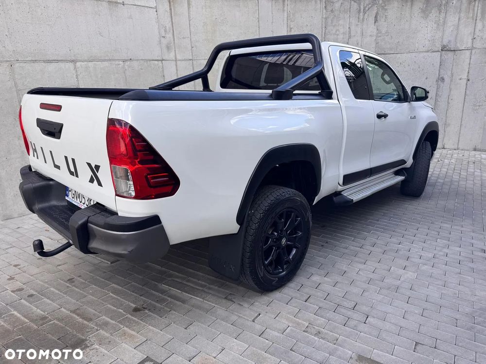 Toyota Hilux - 4