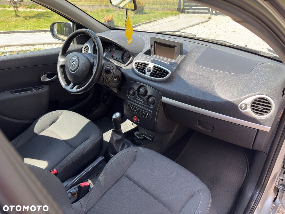 Renault Clio - 28