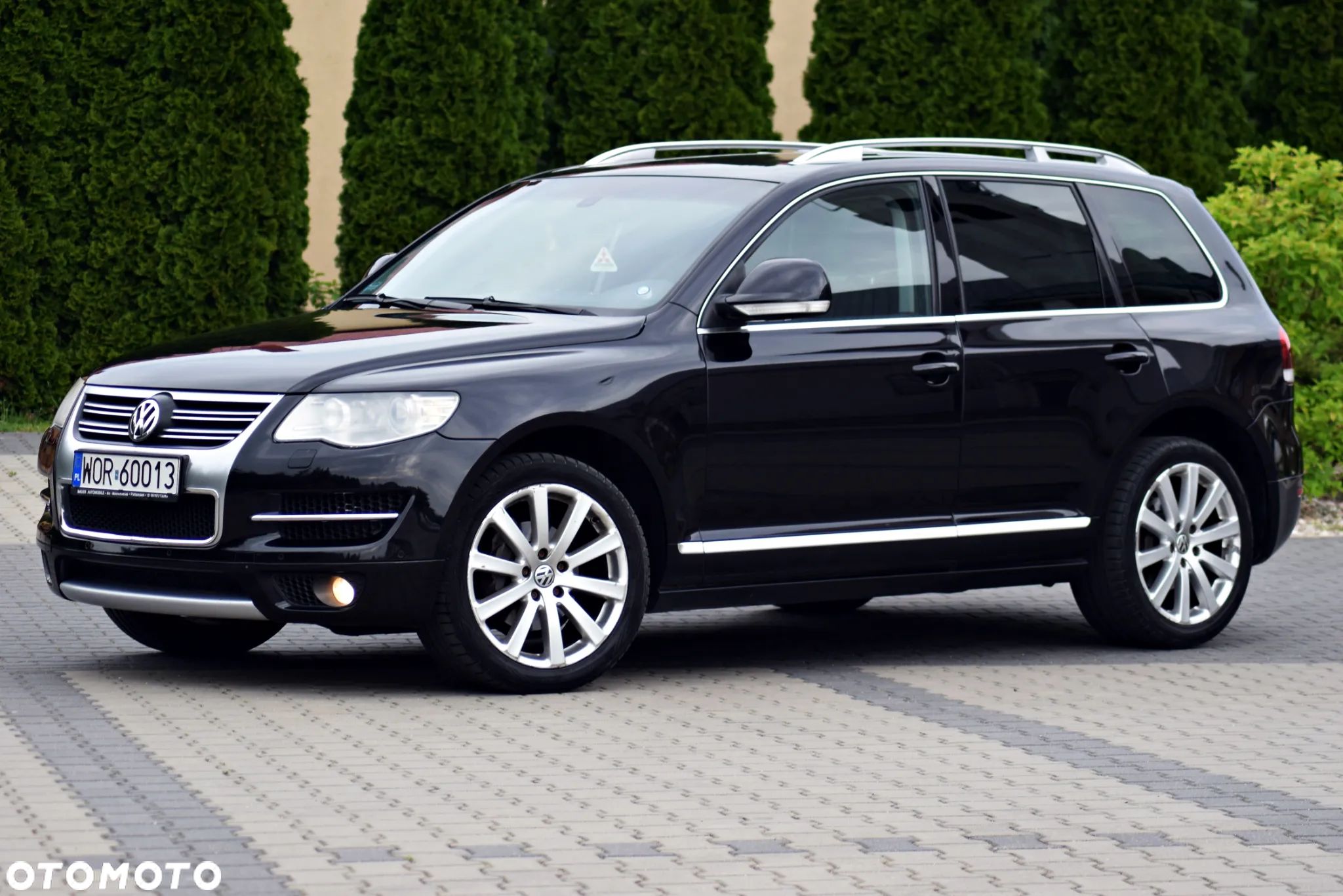 Volkswagen Touareg - 1