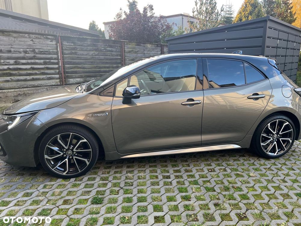 Toyota Corolla 2.0 Hybrid Executive - 24