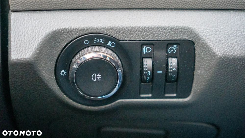 Chevrolet Cruze 1.6 LS - 13