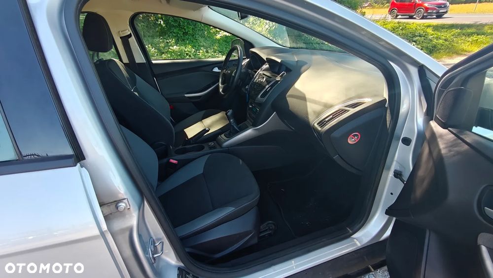 Ford Focus 1.6 Ambiente - 10