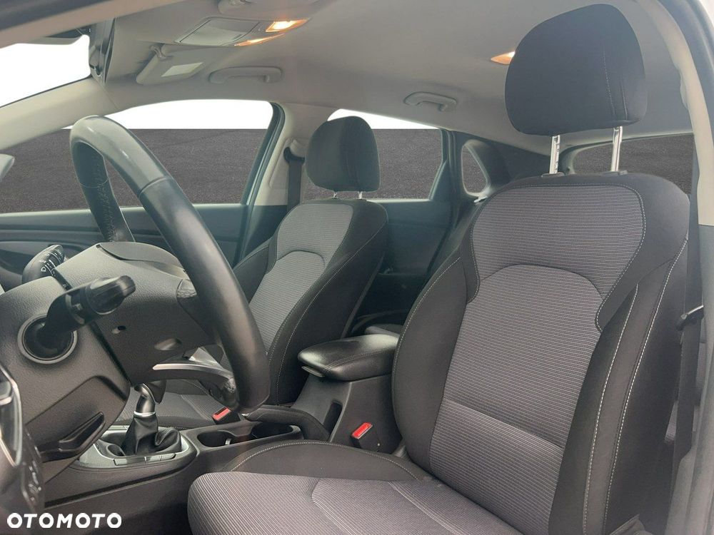 Hyundai i30 1.5 DPI Classic + - 10