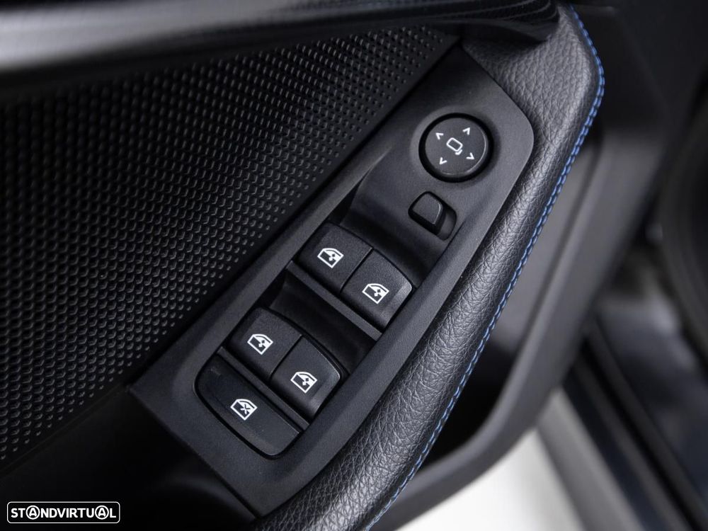 BMW 116 d Corporate Edition M — fotografia 13