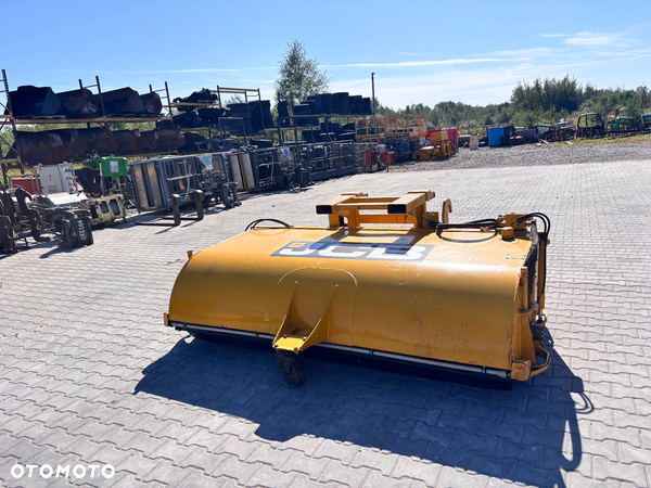 JCB Zamiatarka, szczotka do zamiatania SC240