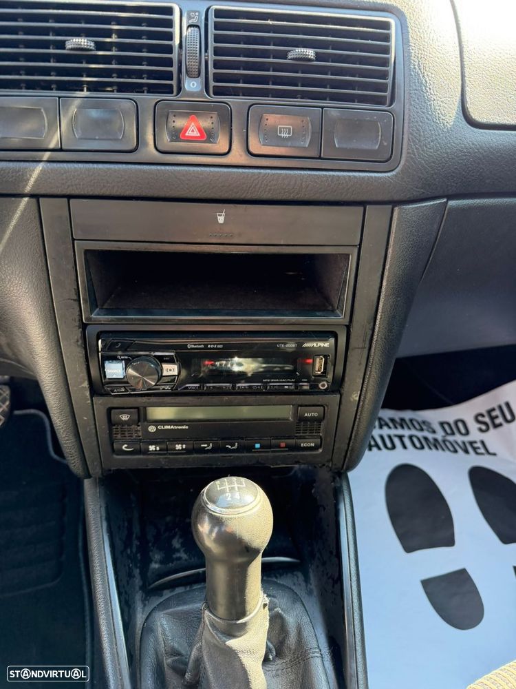 VW Golf 1.9 TDi Highline - 28