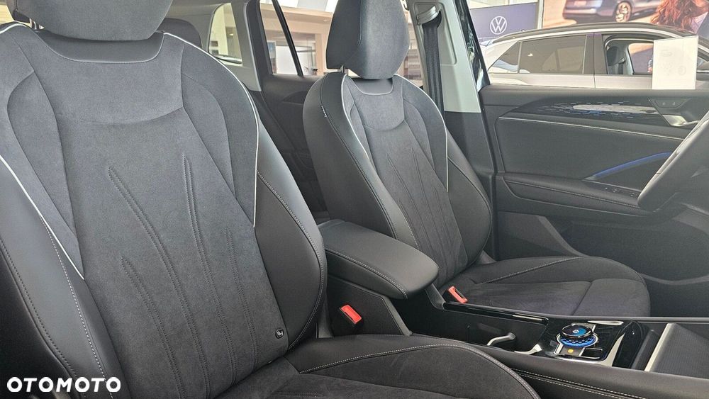 Volkswagen Tiguan - 31