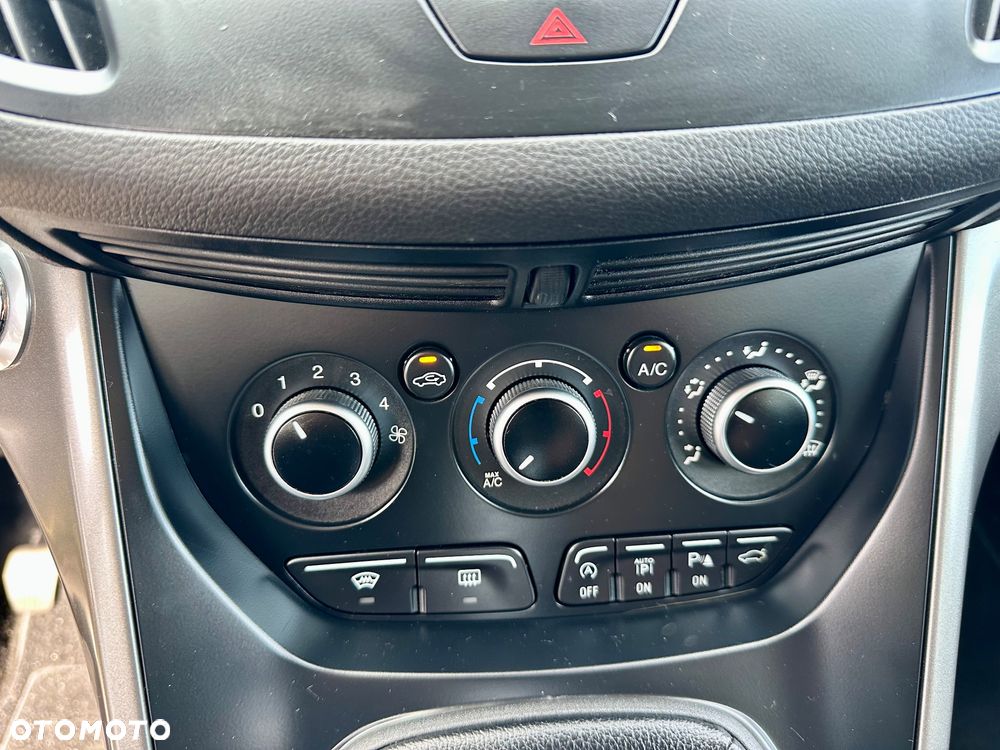 Ford Kuga 1.6 EcoBoost 2x4 Trend - 25