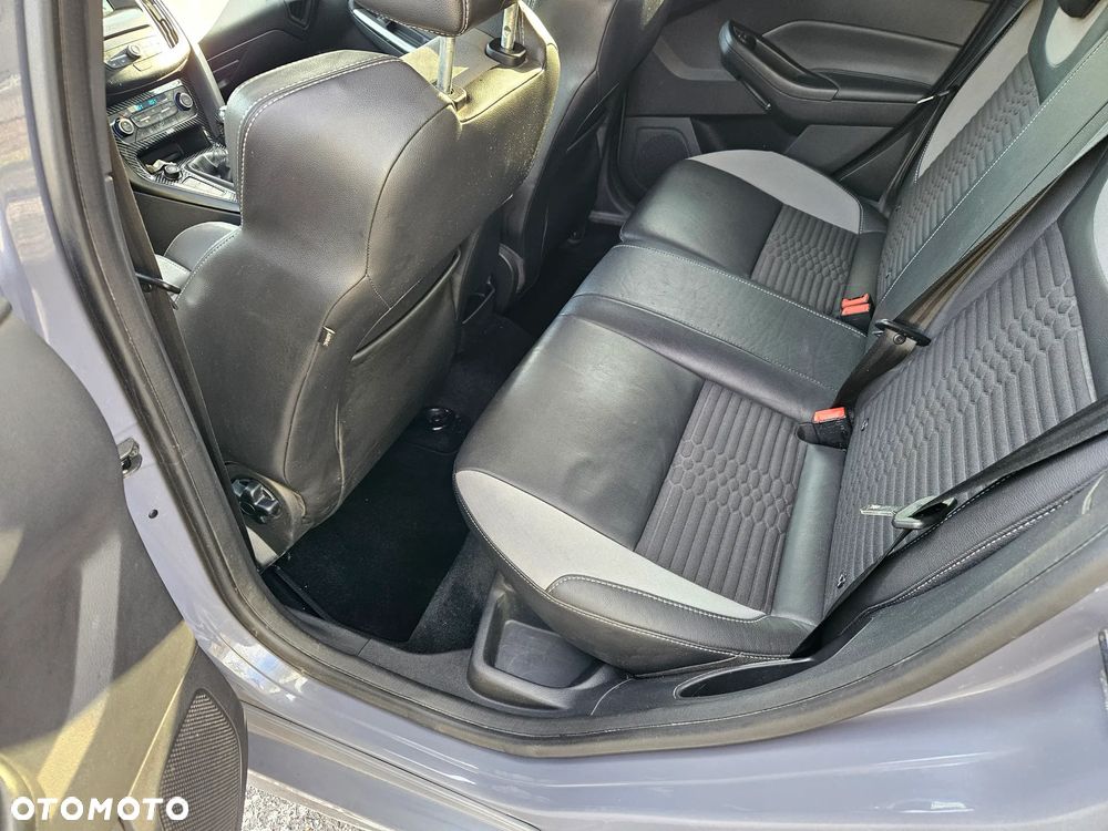 Ford Focus 2.0 EcoBoost ST mit Leder-Sport-Paket - 9