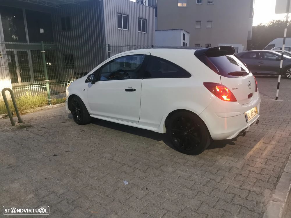 Opel Corsa 1.4 Black Edition - 1