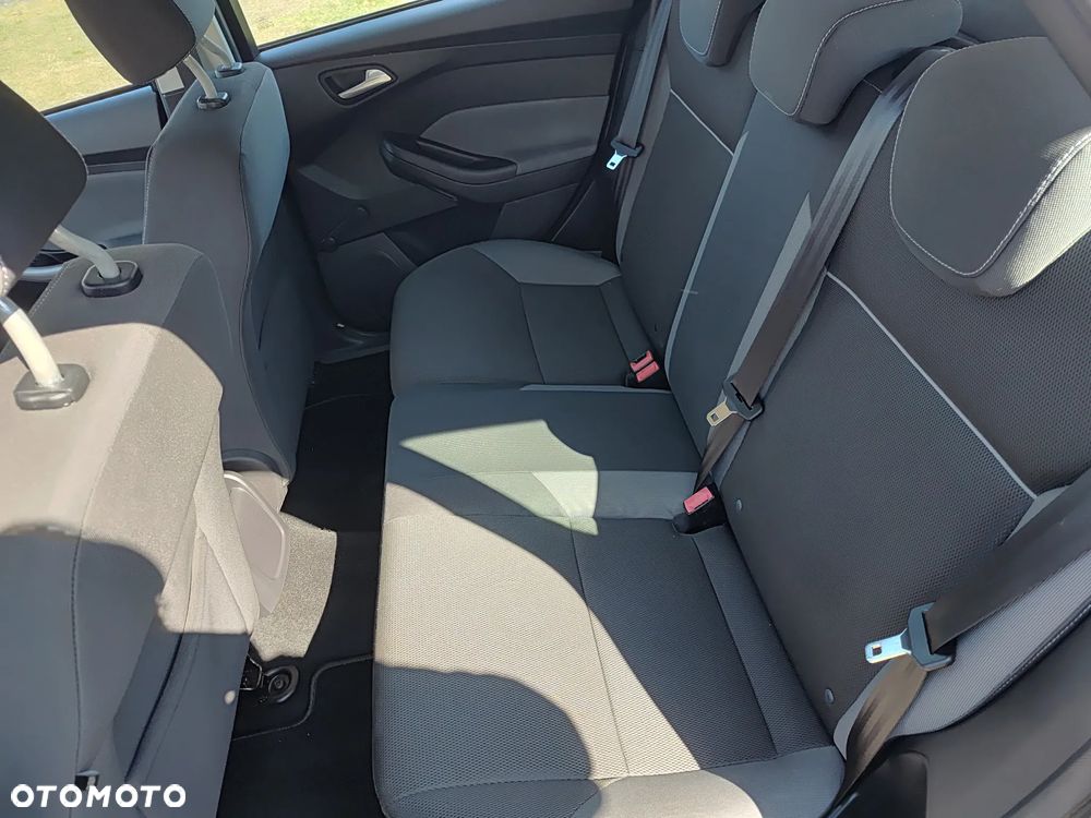 Ford Focus SW - 18
