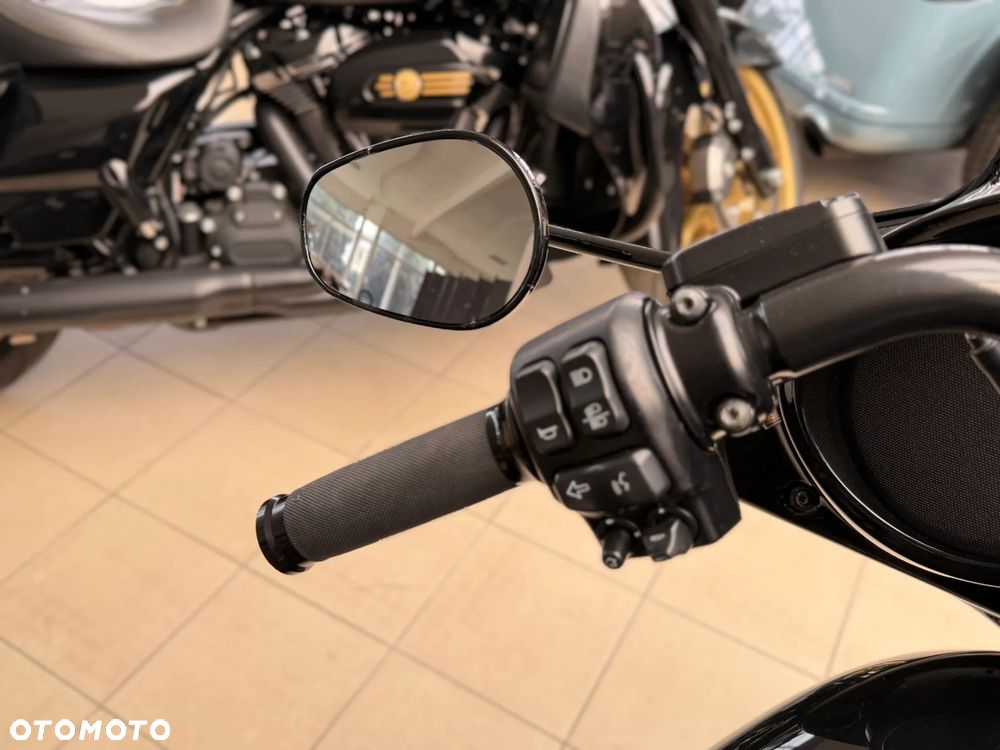 Harley-Davidson Touring Street Glide - 24